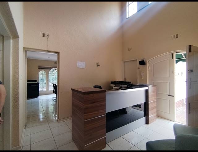 5 BEDROOM HOUSE FOR SALE IN COUNTRY LIFE PARK